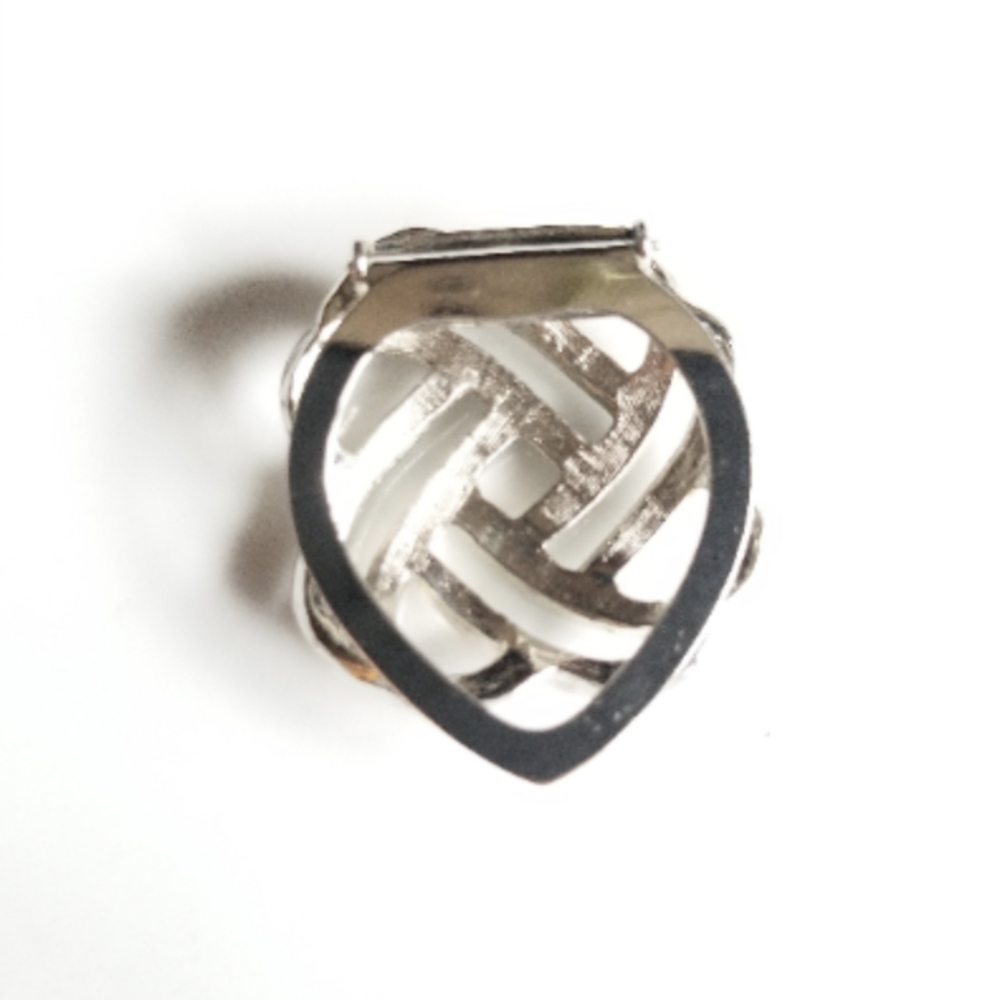Silver-Tone Knot Motif Clip - Picture 3 of 3